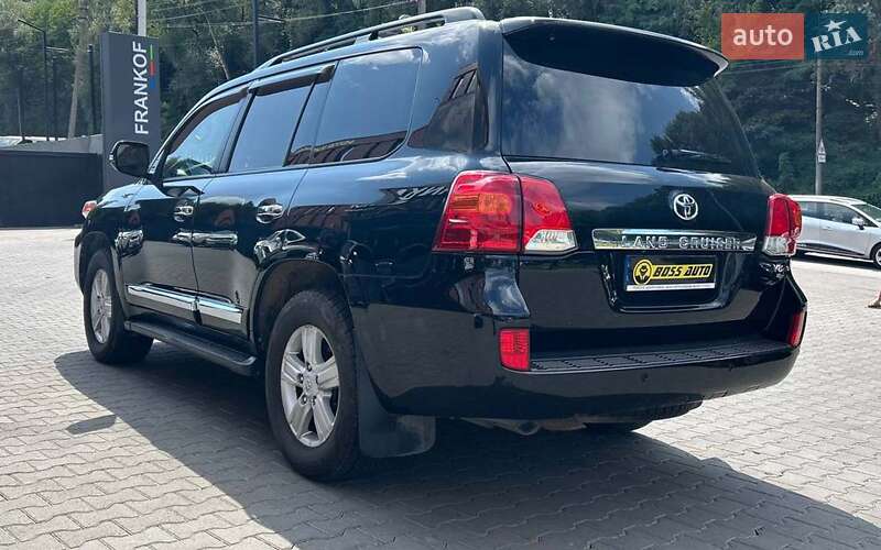 Toyota Land Cruiser 2012