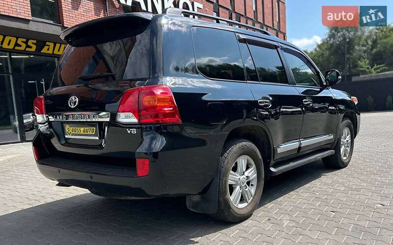 Toyota Land Cruiser 2012