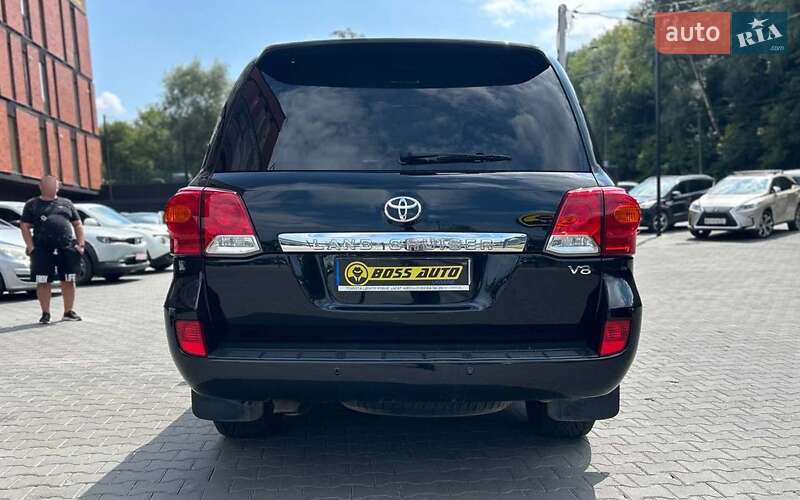 Toyota Land Cruiser 2012