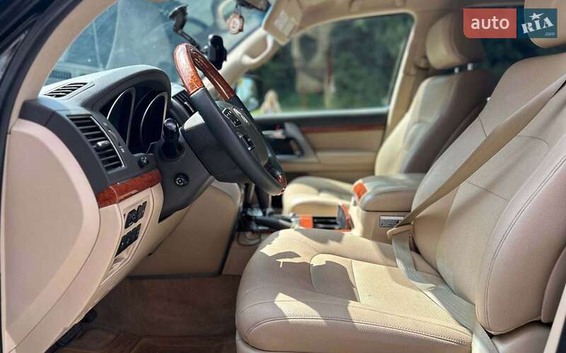 Toyota Land Cruiser 2012