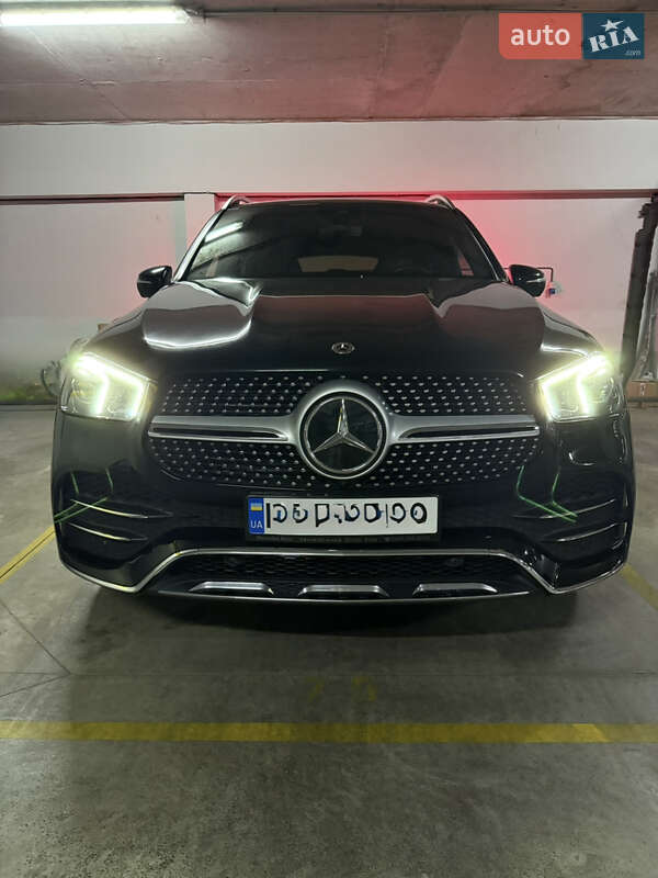 Mercedes-Benz-9