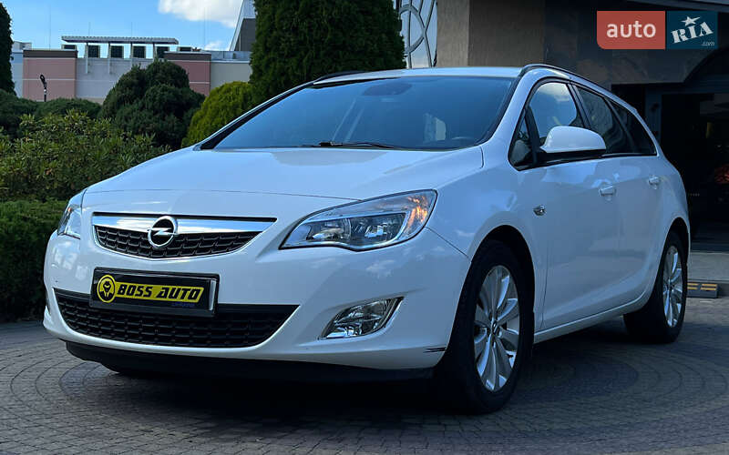 Opel Astra 2011