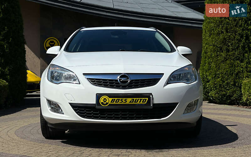 Opel Astra 2011