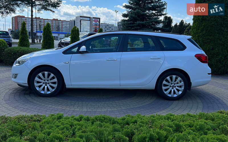 Opel Astra 2011