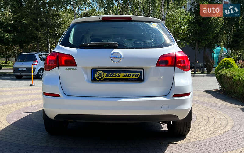 Opel Astra 2011