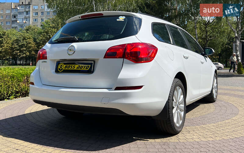 Opel Astra 2011