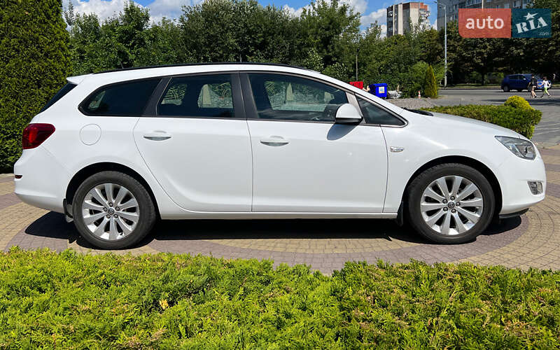 Opel Astra 2011