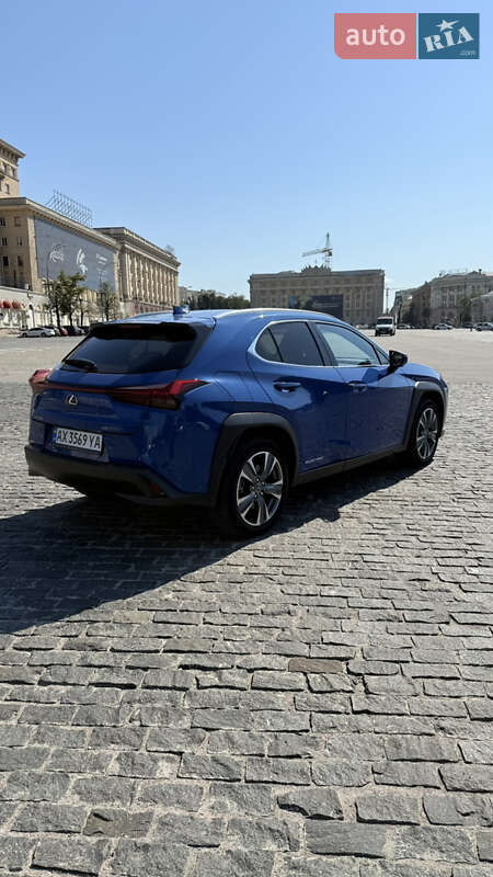 Lexus UX 2020