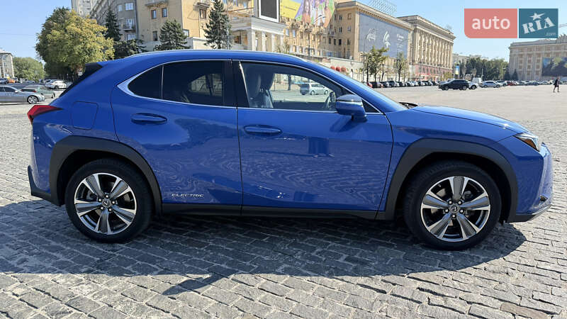 Lexus UX 2020
