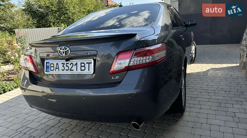 Toyota Camry 2011