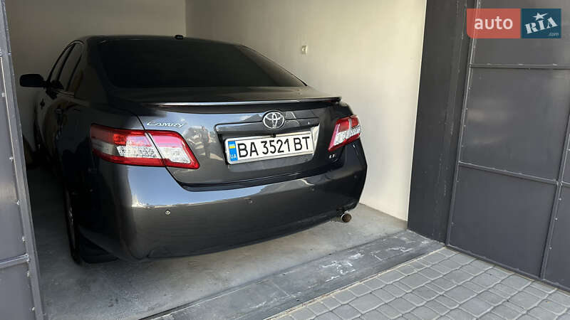 Toyota Camry 2011