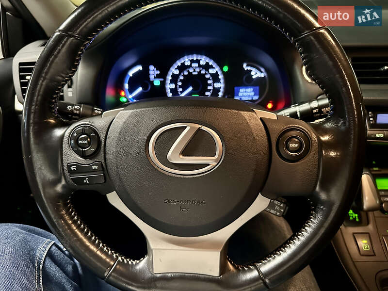 Lexus-26