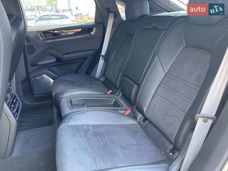 Porsche Cayenne Coupe 2024