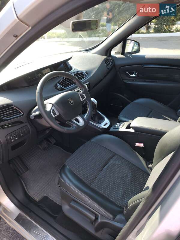 Renault Grand Scenic 2010