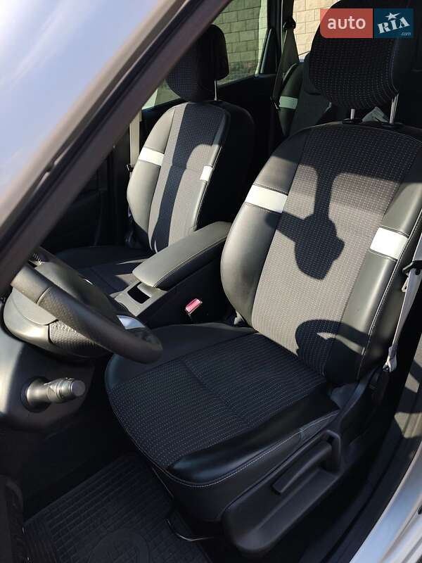 Renault Grand Scenic 2010