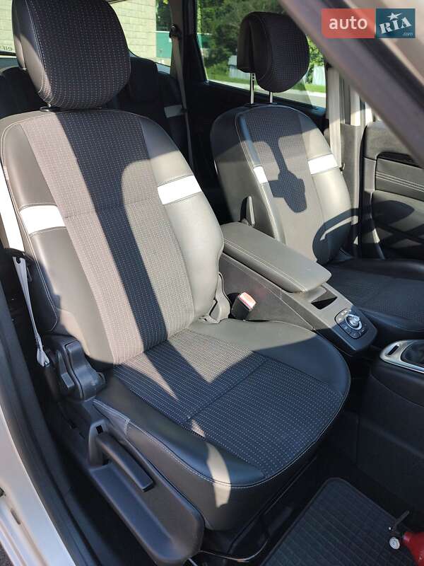 Renault Grand Scenic 2010