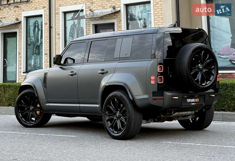 Land Rover Defender 2025
