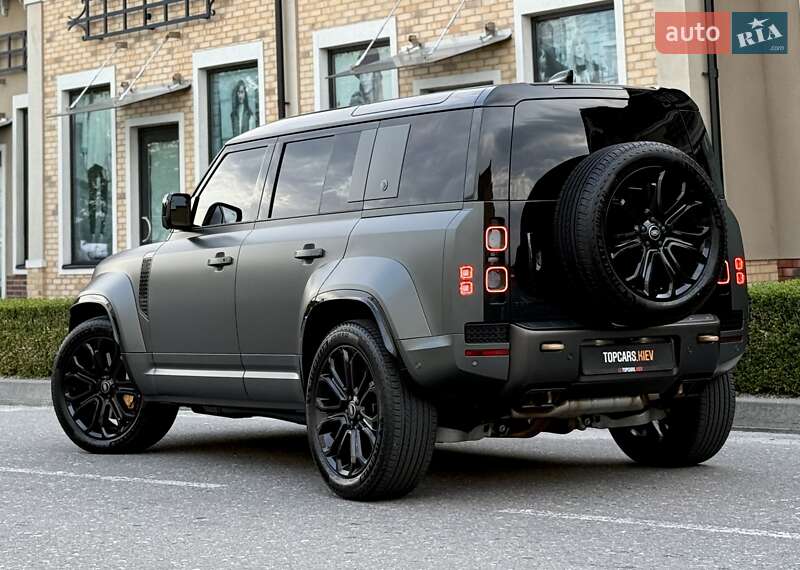Land Rover Defender 2025