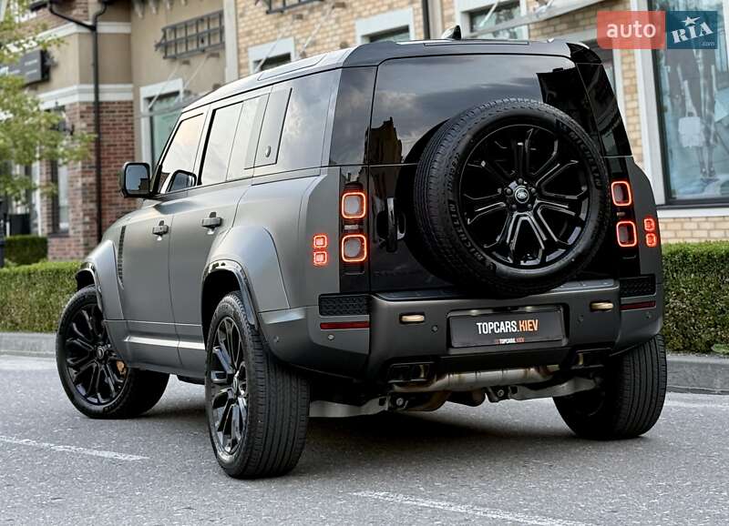 Land Rover Defender 2025