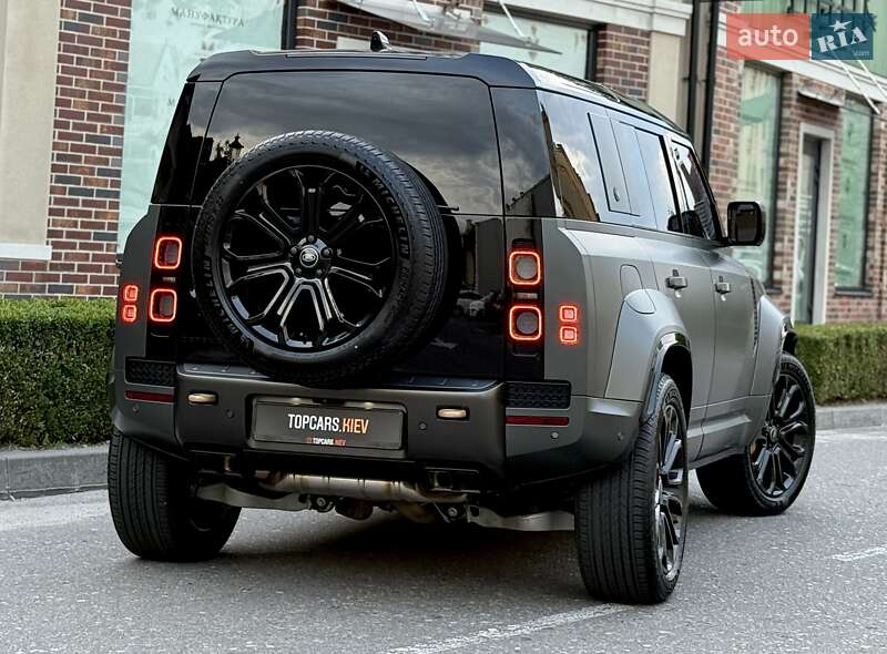 Land Rover Defender 2025