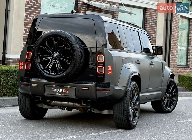 Land Rover Defender 2025