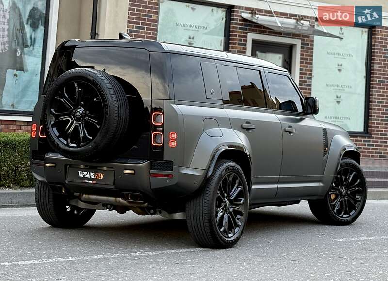 Land Rover Defender 2025