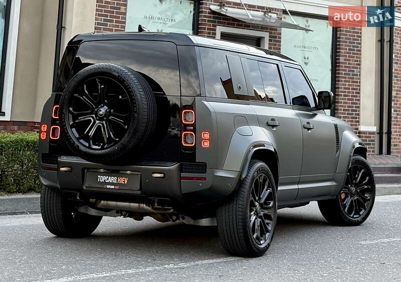Land Rover Defender 2025