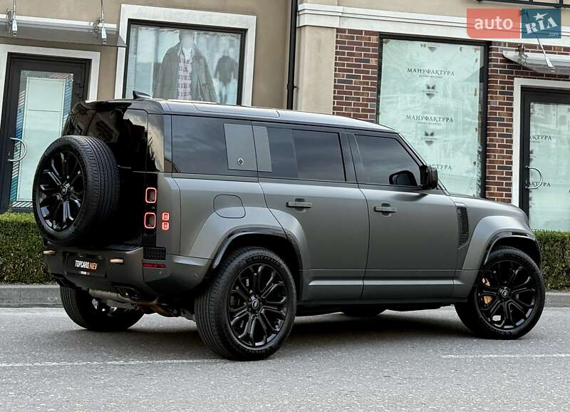 Land Rover Defender 2025