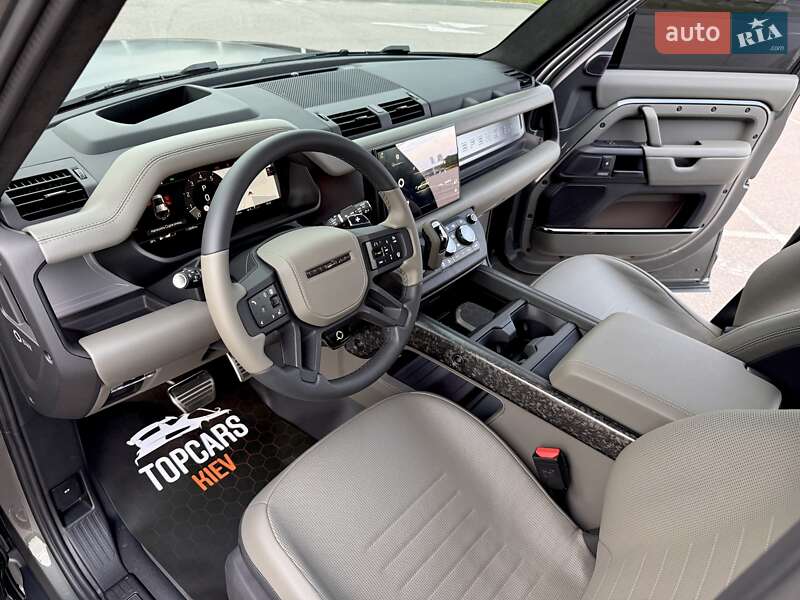 Land Rover Defender 2025