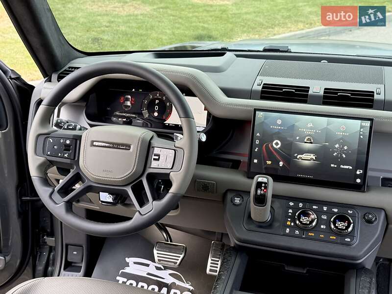 Land Rover Defender 2025