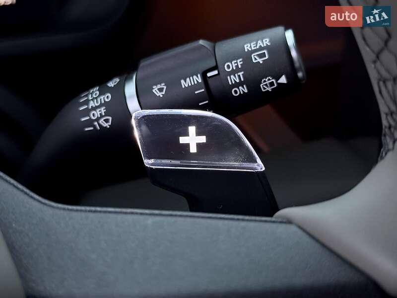 Land Rover Defender 2025