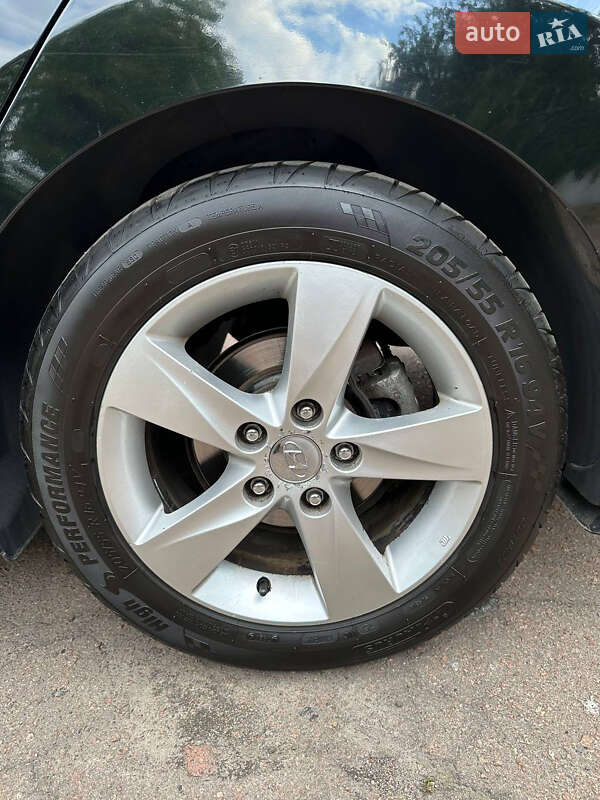 Hyundai Elantra 2012