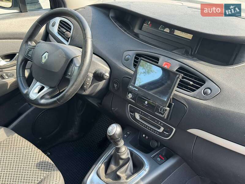 Renault Scenic 2011