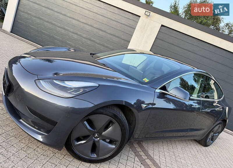 Tesla Model 3 2019