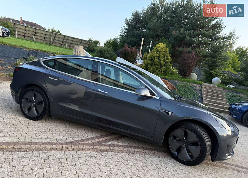 Tesla Model 3 2019