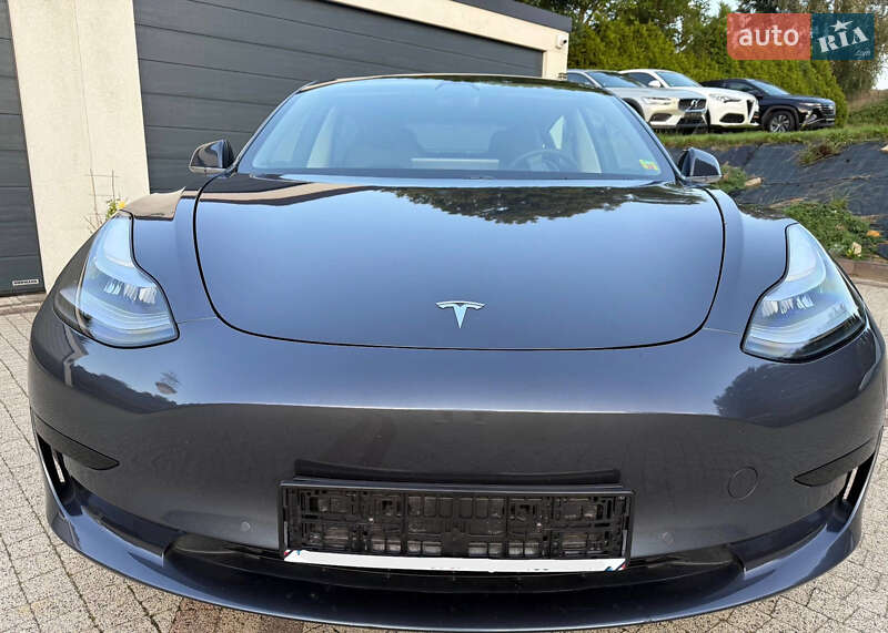 Tesla Model 3 2019