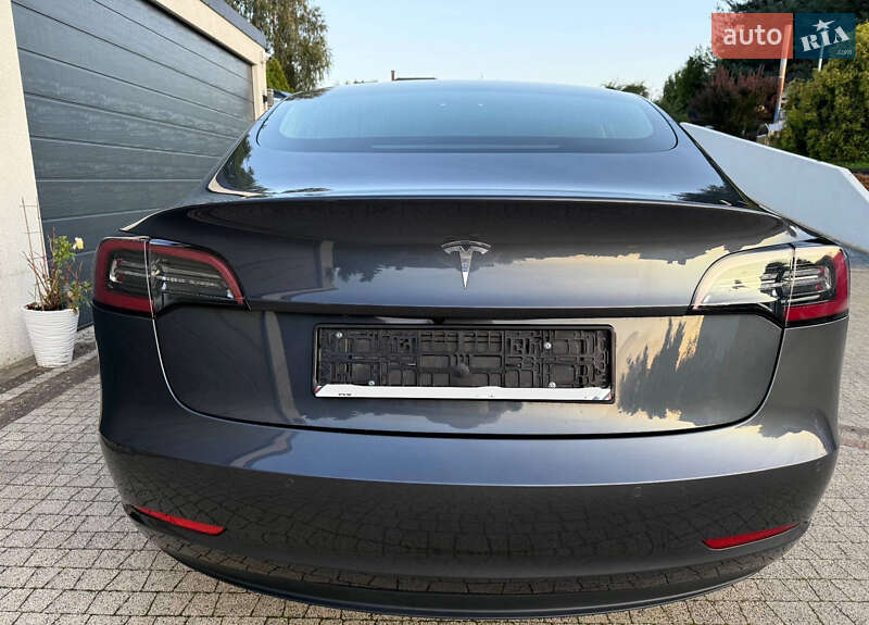 Tesla Model 3 2019