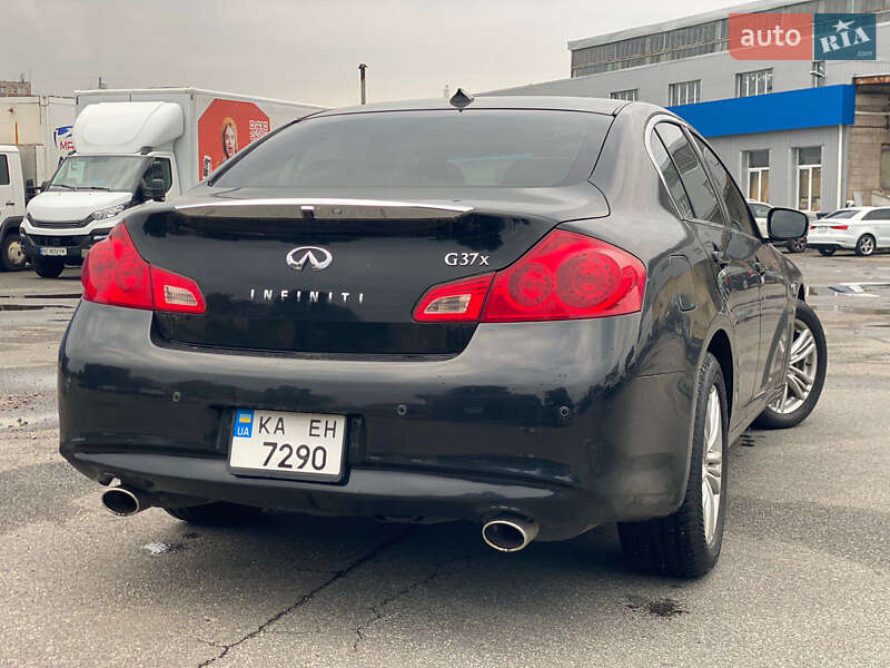 Infiniti G37 2013