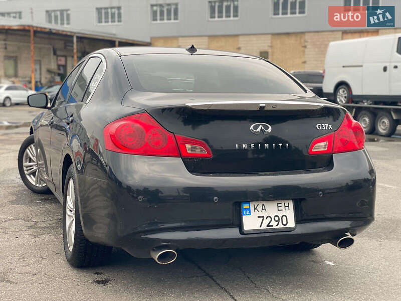 Infiniti G37 2013