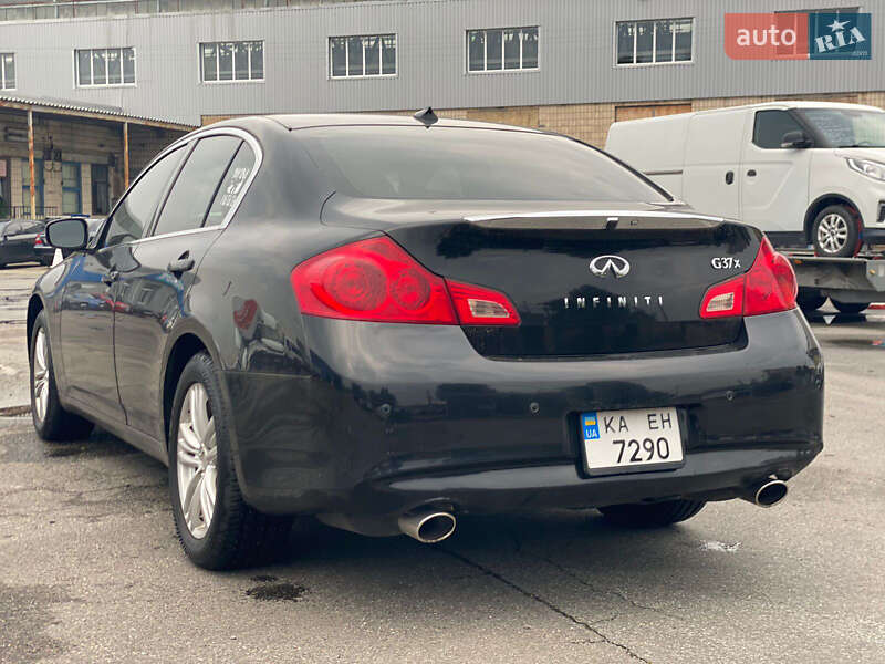 Infiniti G37 2013