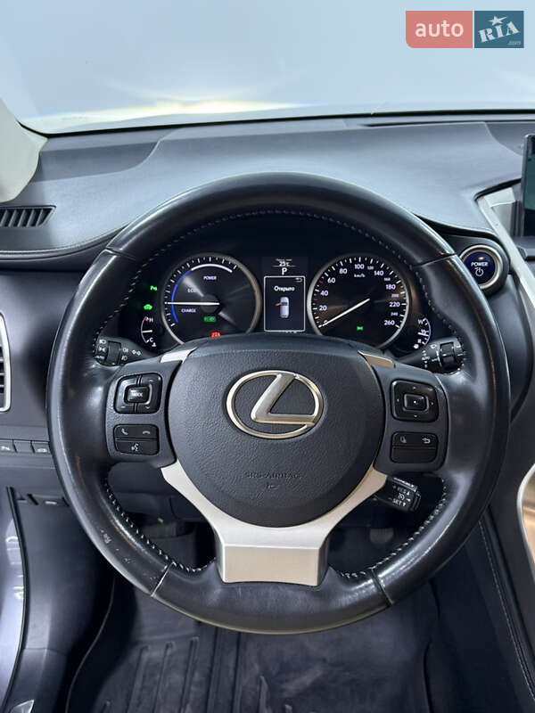 Lexus-2