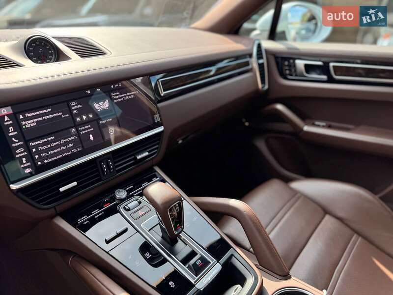 Porsche Cayenne Coupe 2021