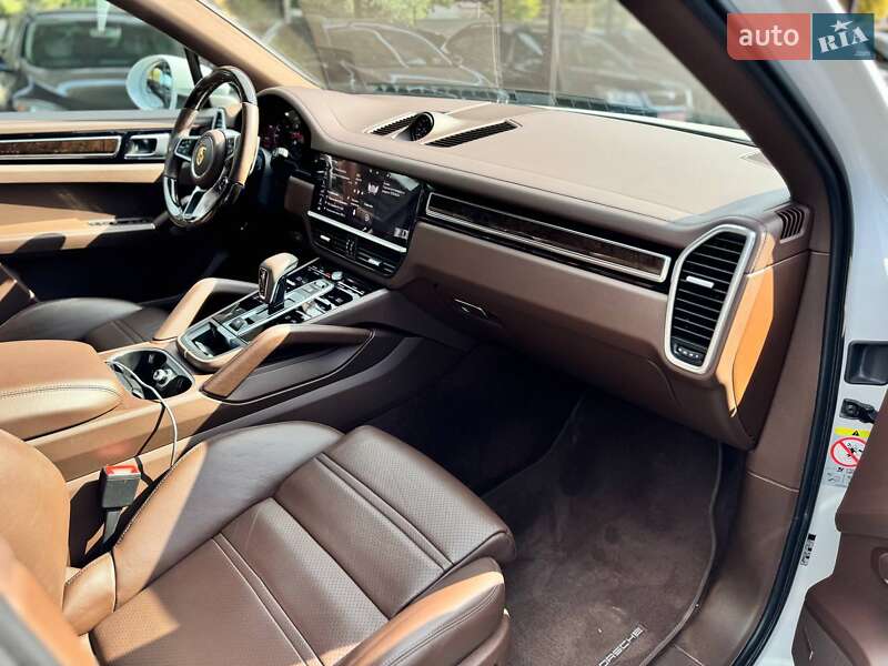 Porsche Cayenne Coupe 2021