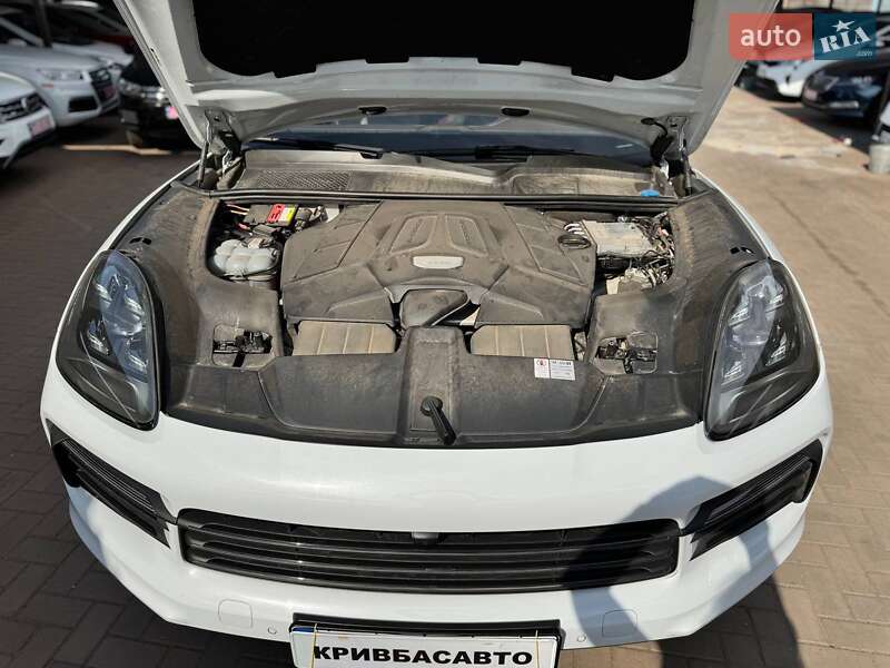 Porsche Cayenne Coupe 2021