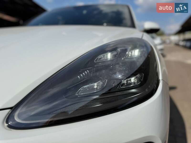 Porsche Cayenne Coupe 2021