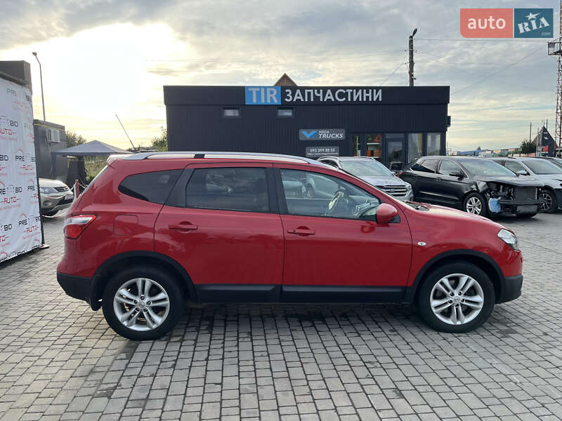 Nissan Qashqai+2 2011