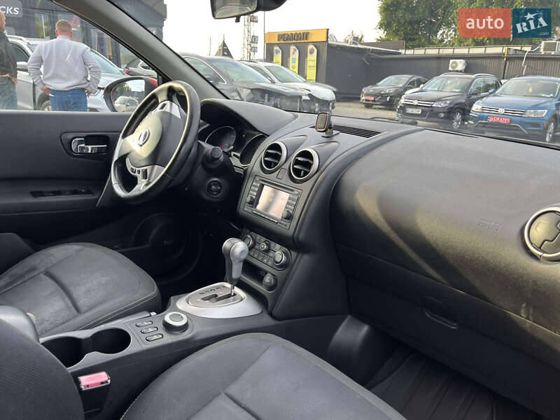 Nissan Qashqai+2 2011