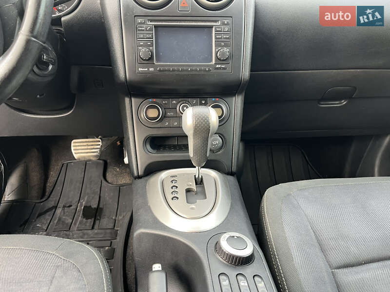 Nissan Qashqai+2 2011