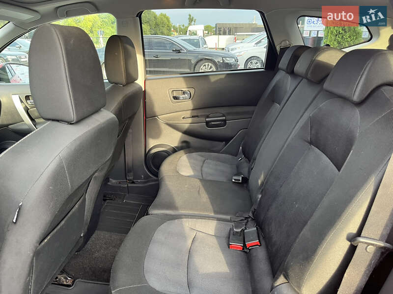 Nissan Qashqai+2 2011