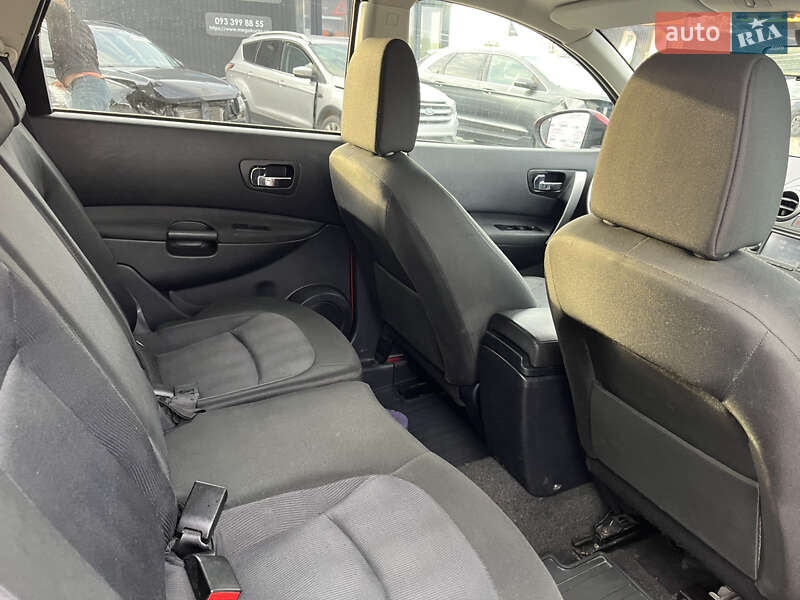 Nissan Qashqai+2 2011